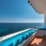 Villa Seafront With Private Pool
