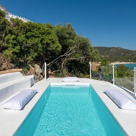Villa Seafront With Private Pool Maracalagonis