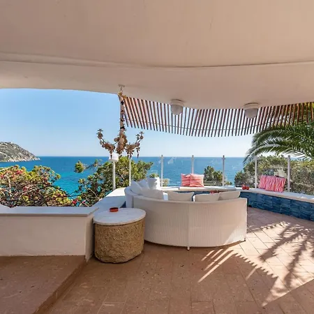 Seafront With Private Pool Villa