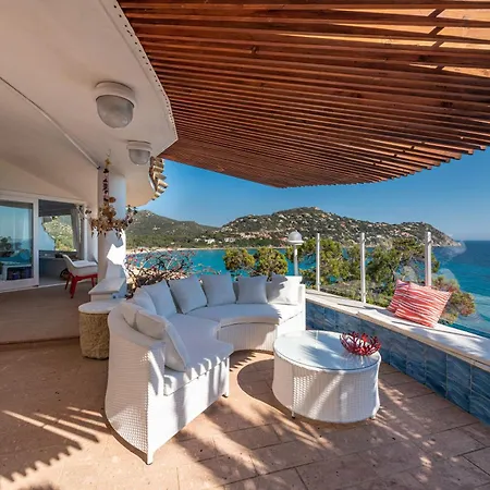 ヴィラ Seafront With Private Pool Maracalagonis