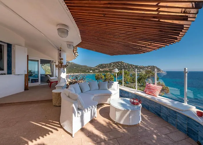 Seafront With Private Pool Villa
