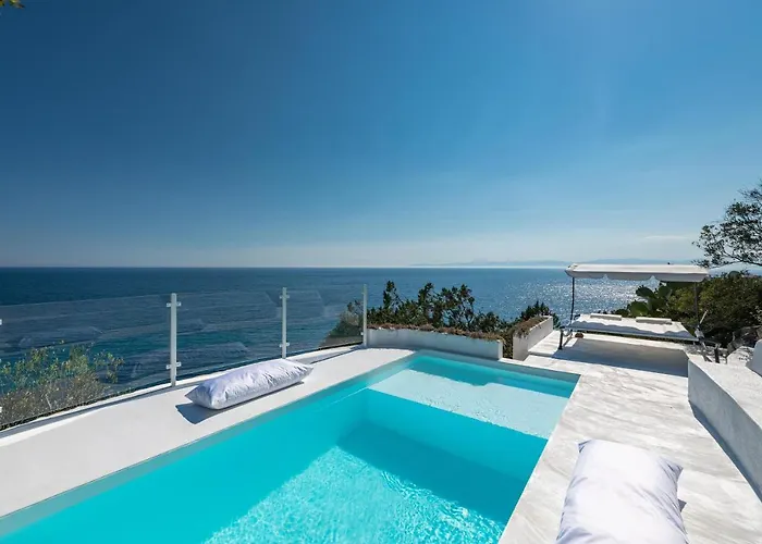 Seafront With Private Pool Villa *
