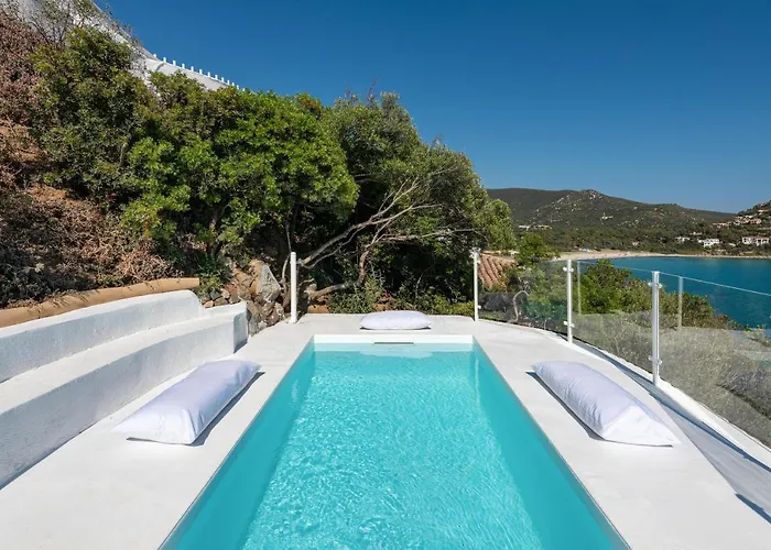 Villa Seafront With Private Pool
