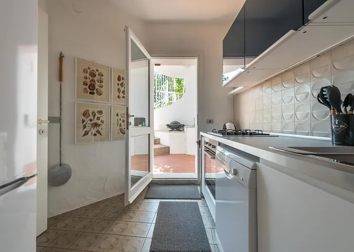 Villa Seafront With Private Pool *