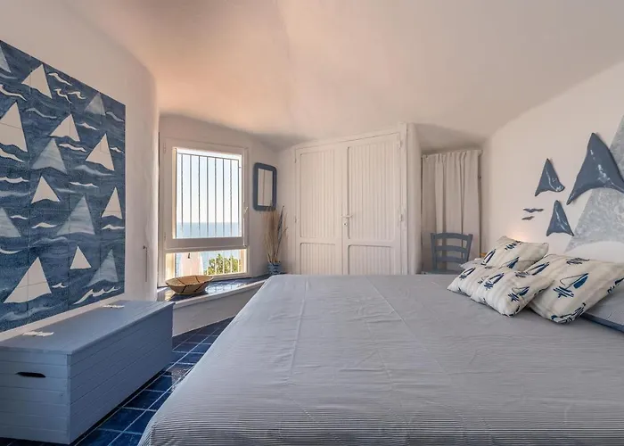 Villa Seafront With Private Pool *